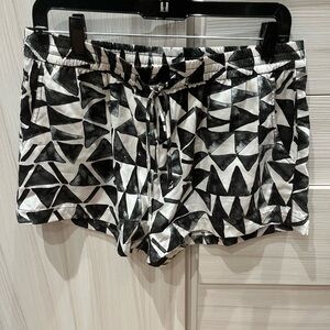 Jack by BB Dakota Monochrome Geometric Athletic Shorts
